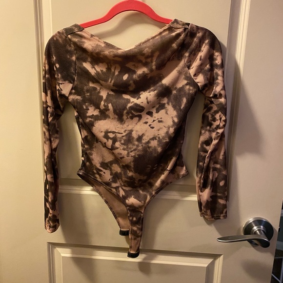 BRAND NEW TYE DYE BODYSUIT - Picture 6 of 6